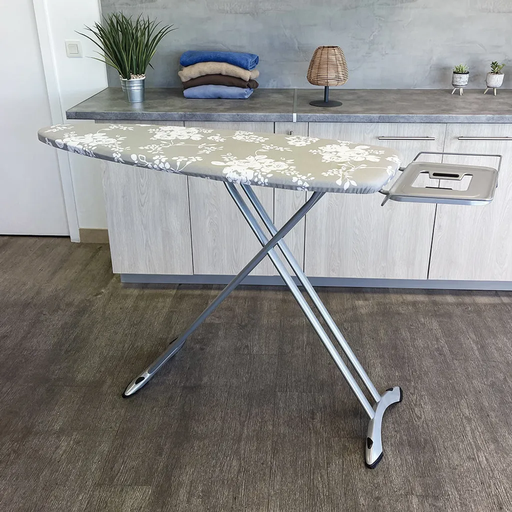 Zusammenklappbarer Bügeltisch 130x47cm WILD 4 Zusammenklappbarer Bügeltisch 130x47cm WILD – Bild 4