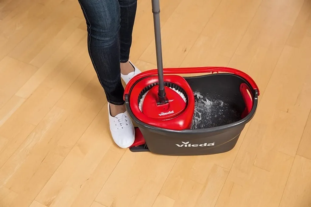 Vileda Turbo EasyWring Und Clean Komplett Set + Turbo Ersatzbezug, Rot/grau 3 Vileda Turbo EasyWring Und Clean Komplett Set + Turbo Ersatzbezug, Rot/grau – Bild 3