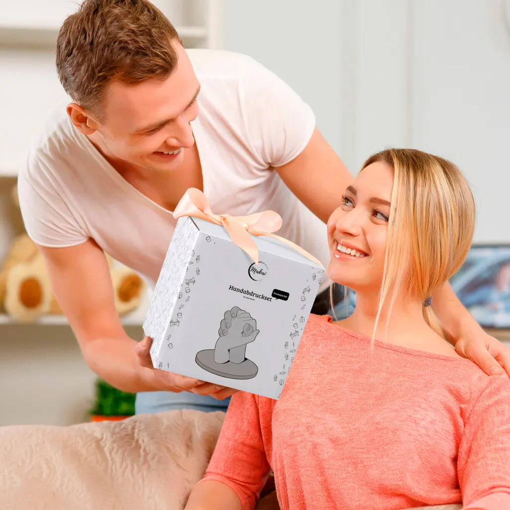 Makai Handformset Handabdruckset Mit Videoanleitung Für Zwei Personen 3D Abformset Gipsabdruck Set Für Hände Geschenk Für Paare Familie Hochzeit Jahrestag Valentinstag Aus Feinstem Alginat Und Alabastergips 4 Makai Handformset Handabdruckset Mit Videoanleitung Für Zwei Personen 3D Abformset Gipsabdruck Set Für Hände Geschenk Für Paare Familie Hochzeit Jahrestag Valentinstag Aus Feinstem Alginat Und Alabastergips – Bild 4