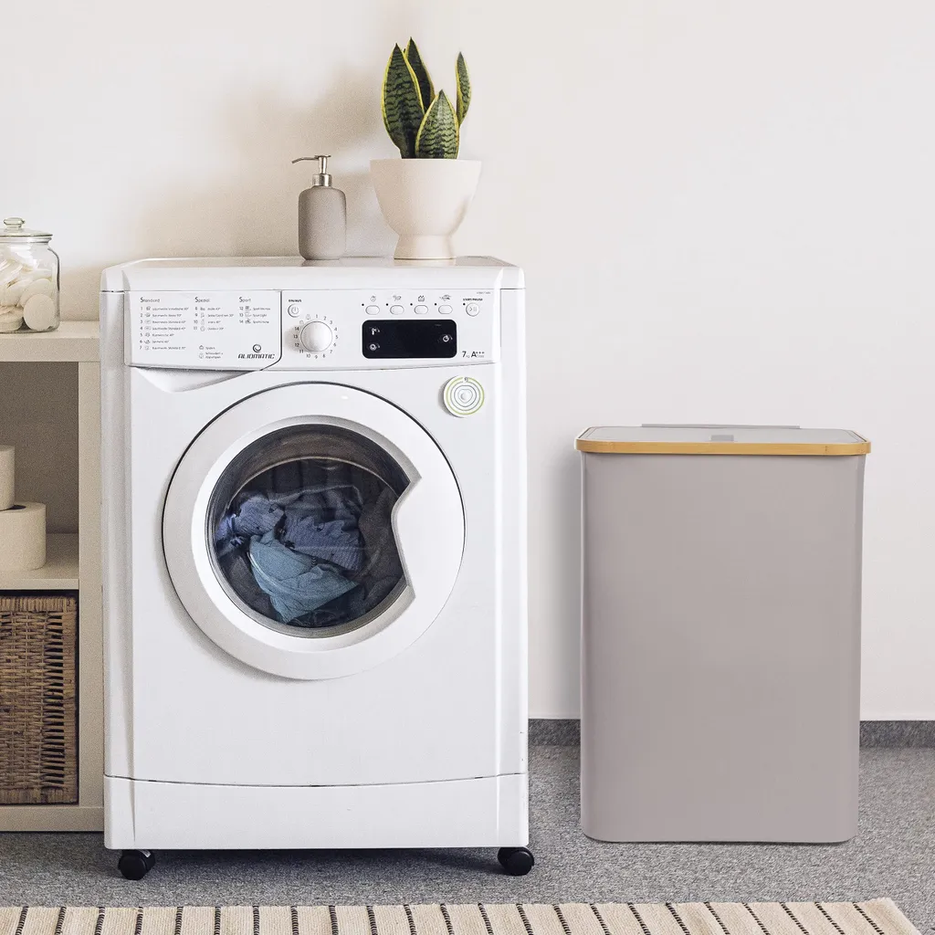 ONVAYA® Wäschekorb Mit Deckel | 70 Liter | Grau | Wäschesammler Fürs Badezimmer | Wäschetruhe Aus Bambus-Holz & Oxford-Stoff | Design Wäschebox | Wäschesortierer 7 ONVAYA® Wäschekorb Mit Deckel | 70 Liter | Grau | Wäschesammler Fürs Badezimmer | Wäschetruhe Aus Bambus-Holz & Oxford-Stoff | Design Wäschebox | Wäschesortierer – Bild 7