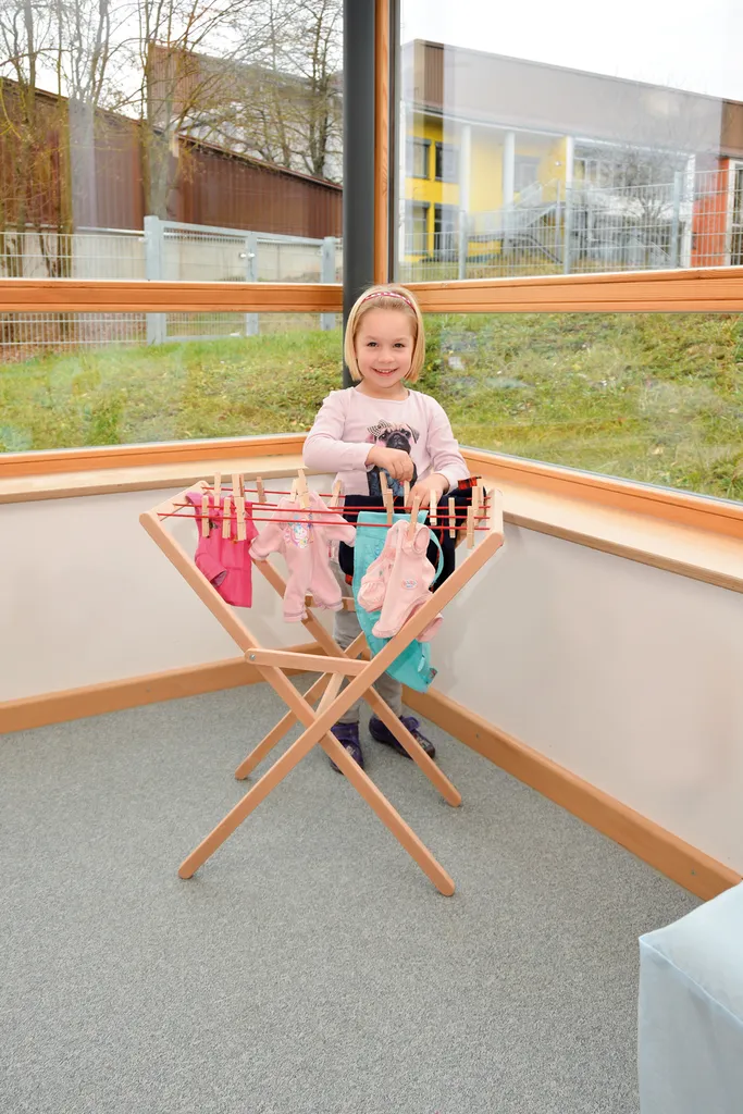 EDUPLAY 120485 Wäscheständer Mit Klammern, 66 X 63 X 39 Cm, Natur 1 EDUPLAY 120485 Wäscheständer Mit Klammern, 66 X 63 X 39 Cm, Natur