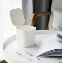 Mini Desktop Mülleimer Mit Deckel Clamshell Papierkorb Lagereimer Abfalleimer Weiß 14 Mini Desktop Mülleimer Mit Deckel Clamshell Papierkorb Lagereimer Abfalleimer Weiß -Leifheit || Vileda || Wenko Verkaufsgeschäft b93b882a9481e1b4d34213463fb11229