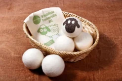 Trocknerbälle Von Aumondo Aus 100% Natürlicher Schafwolle 13 Trocknerbälle Von Aumondo Aus 100% Natürlicher Schafwolle -Leifheit || Vileda || Wenko Verkaufsgeschäft c6cf015e27f5f42a1fb3baa1a652f18e