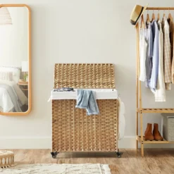 SONGMICS Wäschekorb, Handgeflochten, Wäschesammler, 140 L, Aus Polyrattan, Mit 3 Fächern, Herausnehmbare Tasche, Deckel, Griffe, Für Wohnzimmer, Badezimmer, 66 X 33 X 60 Cm, Naturfarben LCB363N01 -Leifheit || Vileda || Wenko Verkaufsgeschäft cb497deab023c55b2834829b4b05716b