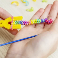 Loom-Bänder-Web-Set Für Kinder Zum Basteln,Gummi Loom Bänds DIY Webstuhl Bänder Band Box Mit Armband Halskette Strickwerkzeug Zum Kinderspielzeug -Leifheit || Vileda || Wenko Verkaufsgeschäft d4b6f615468eb61ac7e517223411c4a6