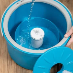 LIVINGTON Clean Water Spin Mop - Wischmopp Set Mit Zwei-Kammer-Filtersystem - Schmutzwasser Wird Gefiltert - Reinigung Aller Böden Und Oberflächen - Bodenwischer Mit Teleskopstange - 2,3 Liter -Leifheit || Vileda || Wenko Verkaufsgeschäft f07d2a262791e1683d94d9e69ee34a9f