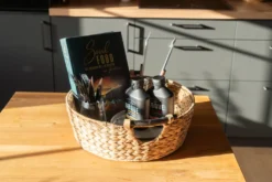 Decorasian Wäschekorb, Geflochten Aus Wasserhyazinthe / Seegras - Rund, 47 Cm - Nachhaltige Aufbewahrung, Wäschewanne, Spielzeugkorb, Katzenkorb 6 Decorasian Wäschekorb, Geflochten Aus Wasserhyazinthe / Seegras - Rund, 47 Cm - Nachhaltige Aufbewahrung, Wäschewanne, Spielzeugkorb, Katzenkorb -Leifheit || Vileda || Wenko Verkaufsgeschäft f1b3d0e1d632f8692993090b0281c65a