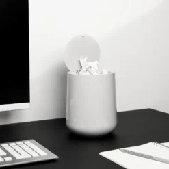 Navaris Tischabfalleimer Mülleimer Klein Mit Müllbeuteln - Abfalleimer Für Küchenplatte Schreibtisch Kosmetiktisch - Kosmetikeimer Müll Eimer Mit Druckdeckel - In Grau -Leifheit || Vileda || Wenko Verkaufsgeschäft f28f3f2f327547421104eefd8832cccd